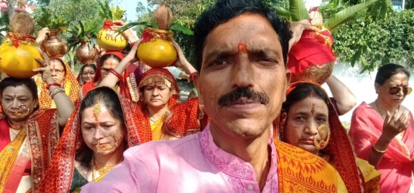 हल्द्वानी के सत्यलोक कॉलोनी में कलश यात्रा के साथ शुरू हुई श्रीमद्भागवत कथा 2 582728