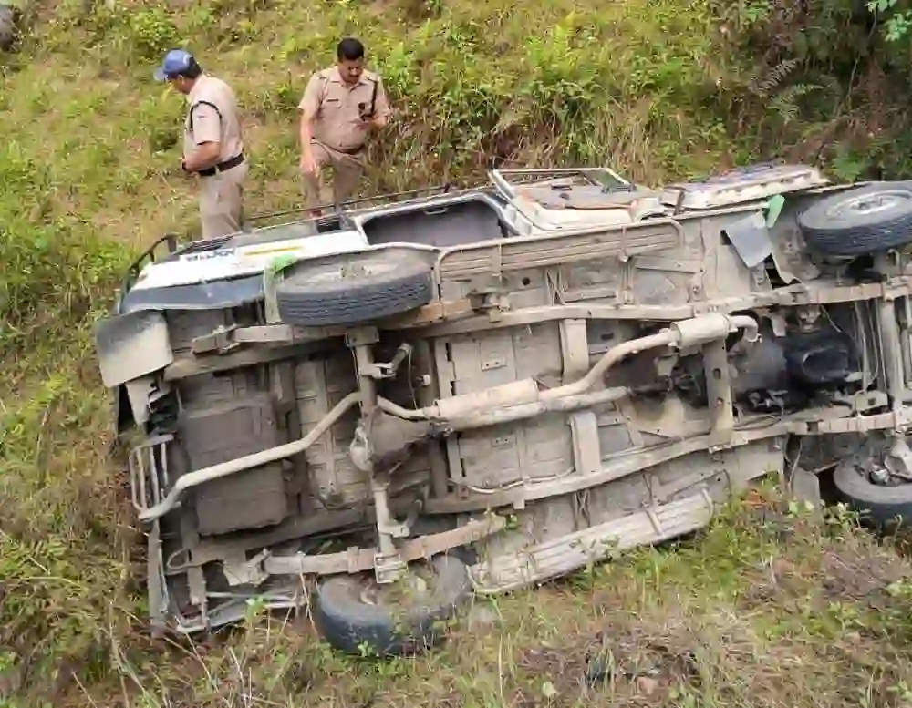 almora-badechhina-seraghat-road-accident-up-pilgrims-max-fell-into-gorge-11-injured