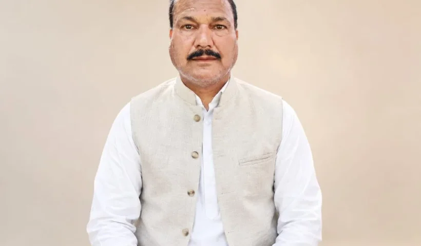congress-protest-over-almora-mall-road-tarmacking-delay-warns-pwd-superintending-engineer