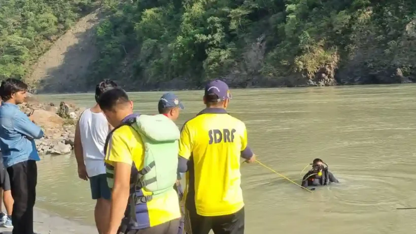 delhi-youth-drowns-in-ganga-river-at-restricted-ghat