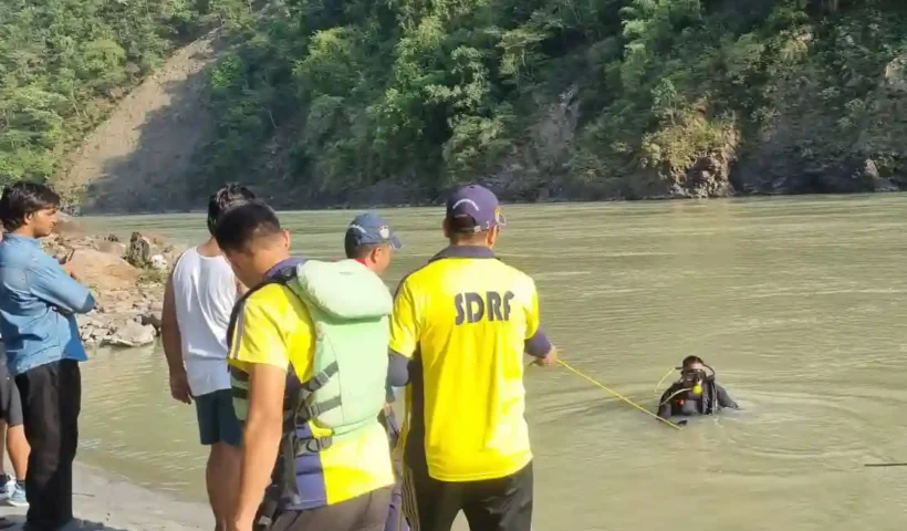 delhi-youth-drowns-in-ganga-river-at-restricted-ghat