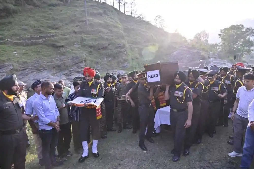 martyr-lieutenant-beereshwar-goswami-last-rites-performed-with-full-military-honours-in-almora