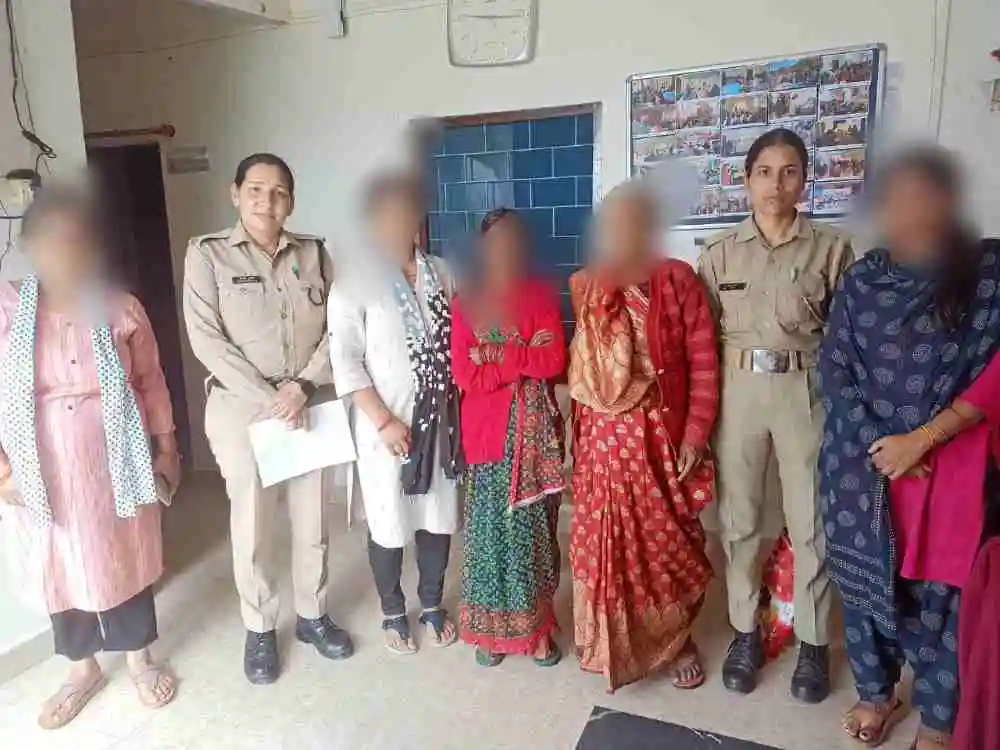 almora-police-helpline-one-call-to-dial-112-reunites-missing-woman-with-her-family