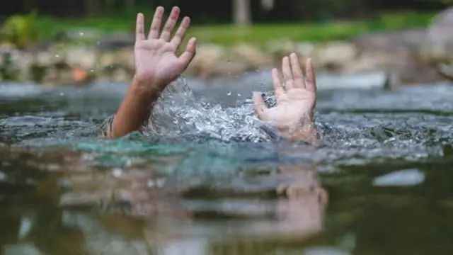 n66653275917486783814672ee2d14d99e41eaea24d71e9254411f91475f7b47612c43ab27766d18295b79e 1